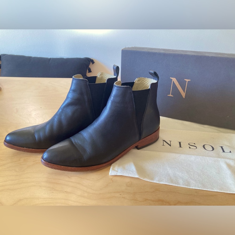 Nisolo Everyday Chelsea Boot Black Size 9